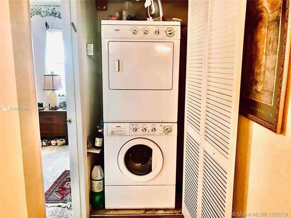 FULL-SIZE STACKING WASHER AND DRYER