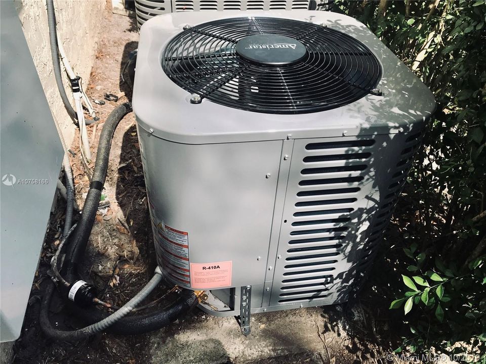 BRAND NEW AIR CONDITIONER