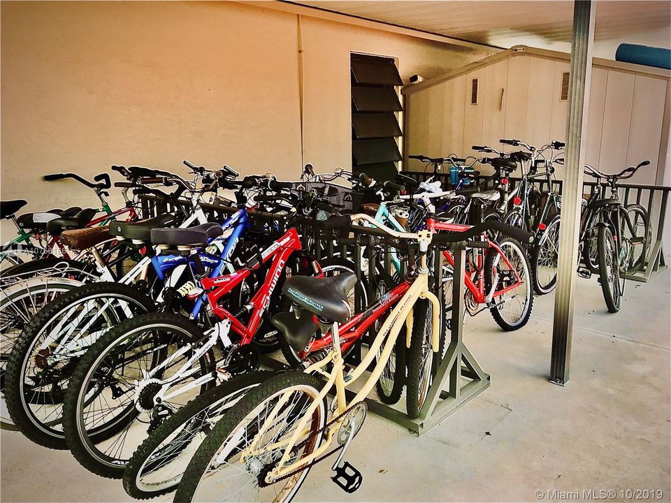 PINECREST COMMUNITY BICYCLE PARKING AREA