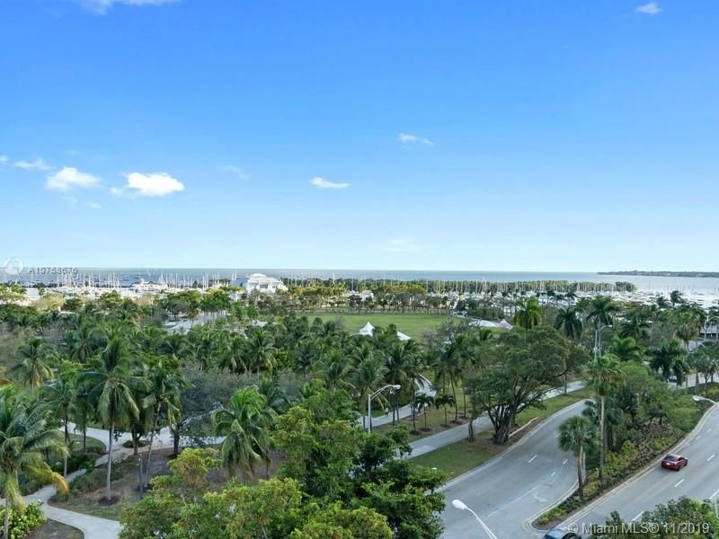 Recently Sold: $3,695,000 (5 beds, 5 baths, 3828 Square Feet)