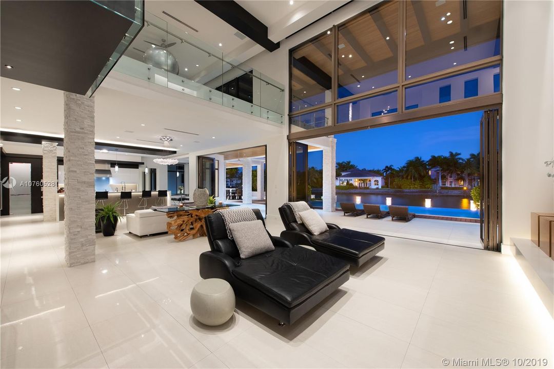 Recently Sold: $5,390,000 (5 beds, 5 baths, 7264 Square Feet)