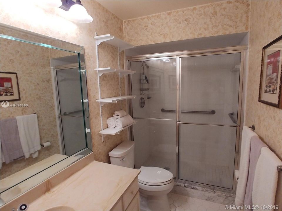2nd Full Bathroom .