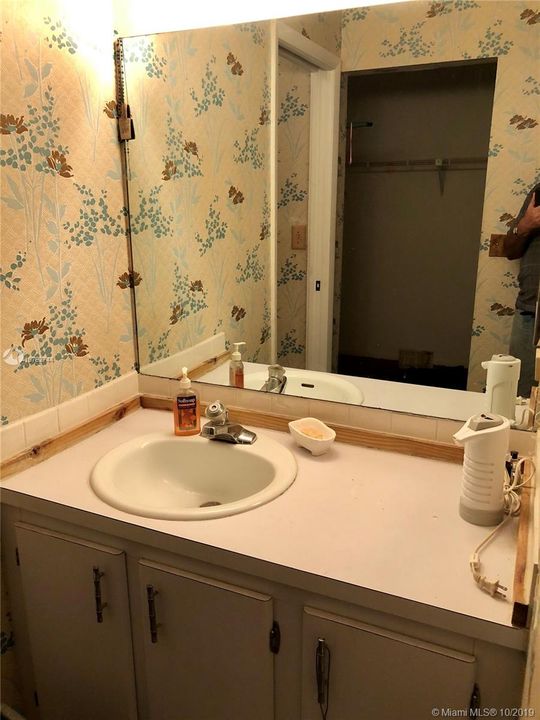 2nd bathroom
