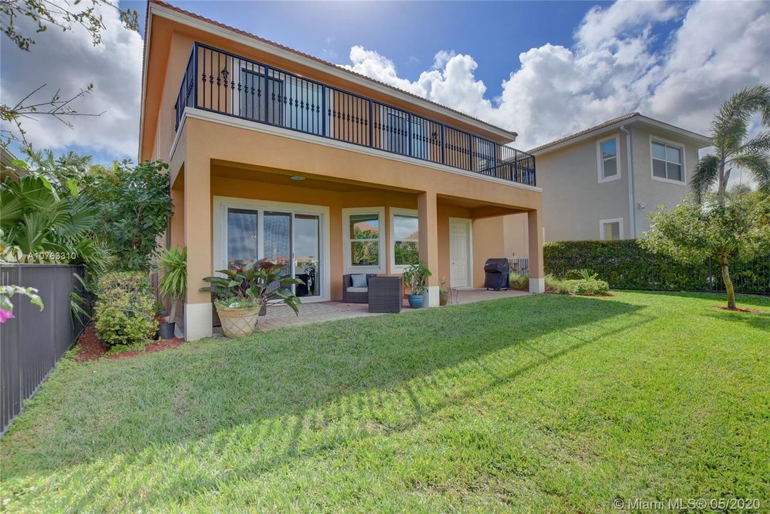 Recently Sold: $825,000 (4 beds, 4 baths, 3356 Square Feet)