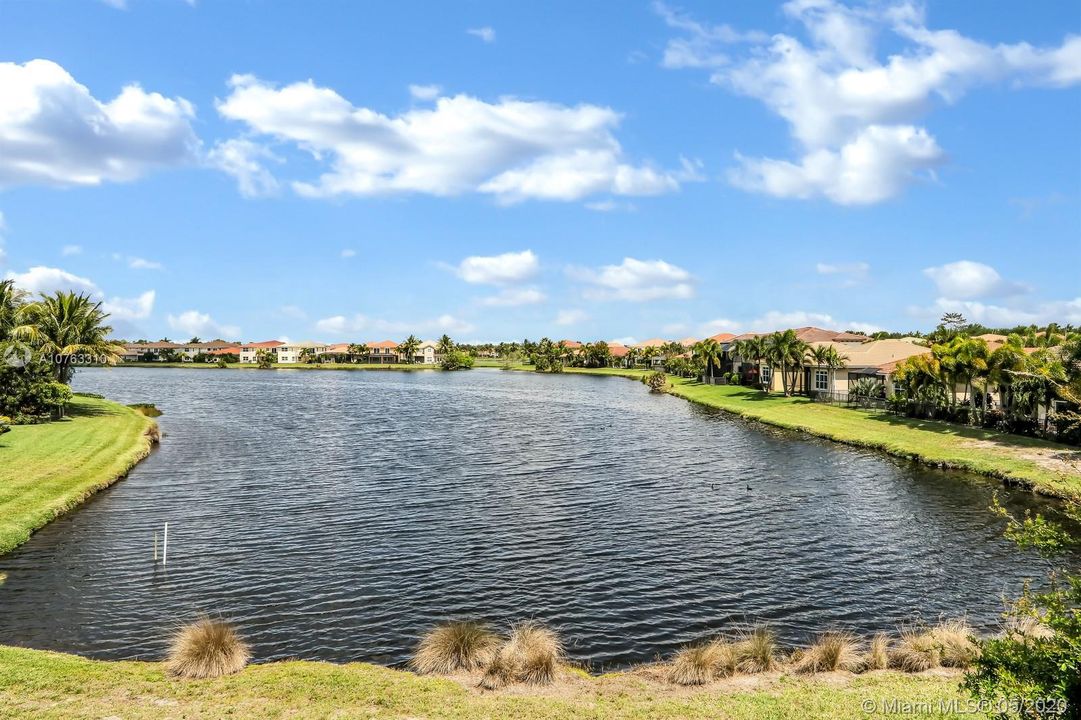 Recently Sold: $825,000 (4 beds, 4 baths, 3356 Square Feet)