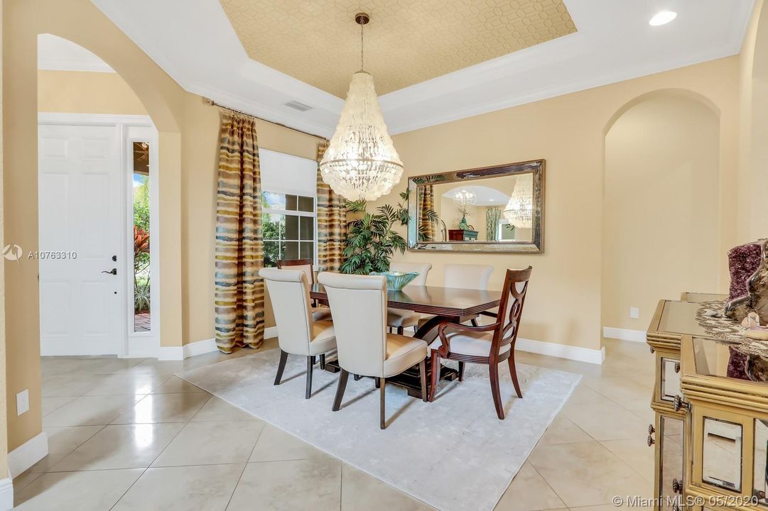Recently Sold: $825,000 (4 beds, 4 baths, 3356 Square Feet)