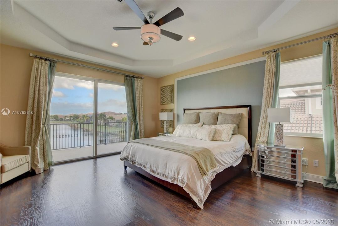 Recently Sold: $825,000 (4 beds, 4 baths, 3356 Square Feet)