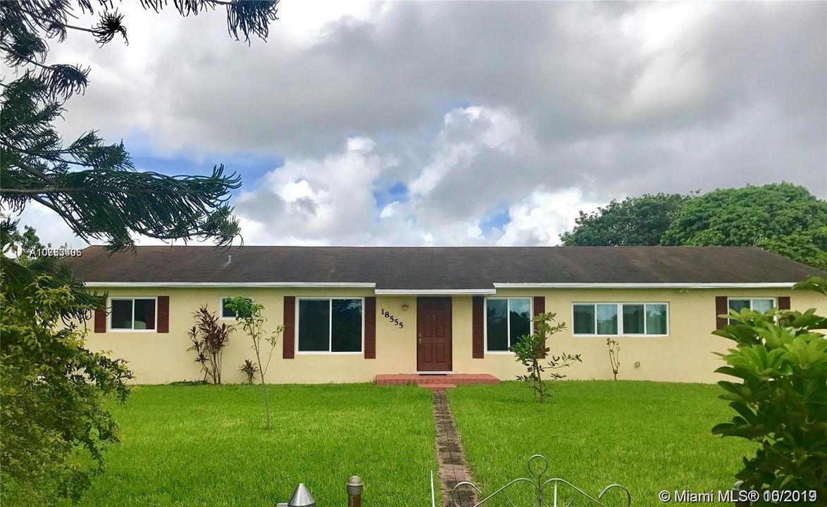 Recently Rented: $2,750 (3 beds, 2 baths, 1960 Square Feet)
