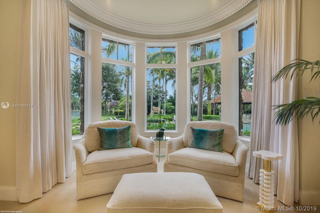 Master Bedroom Sitting Area