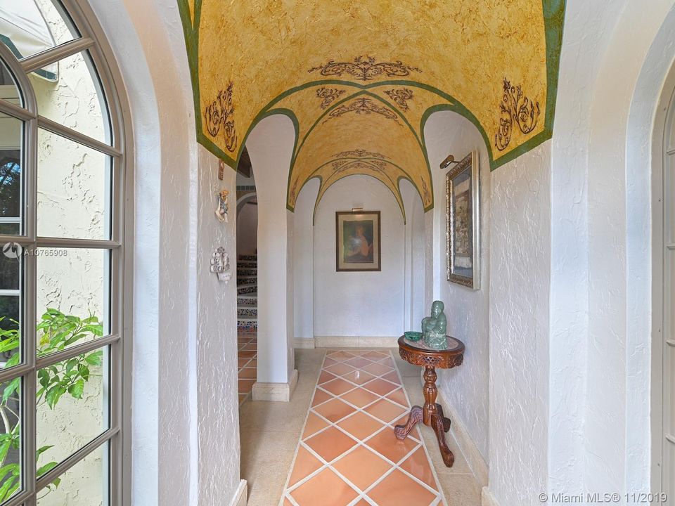 803 N. Greenway Dr., Coral Gables - Stenciled vaulted ceiling welcomes you