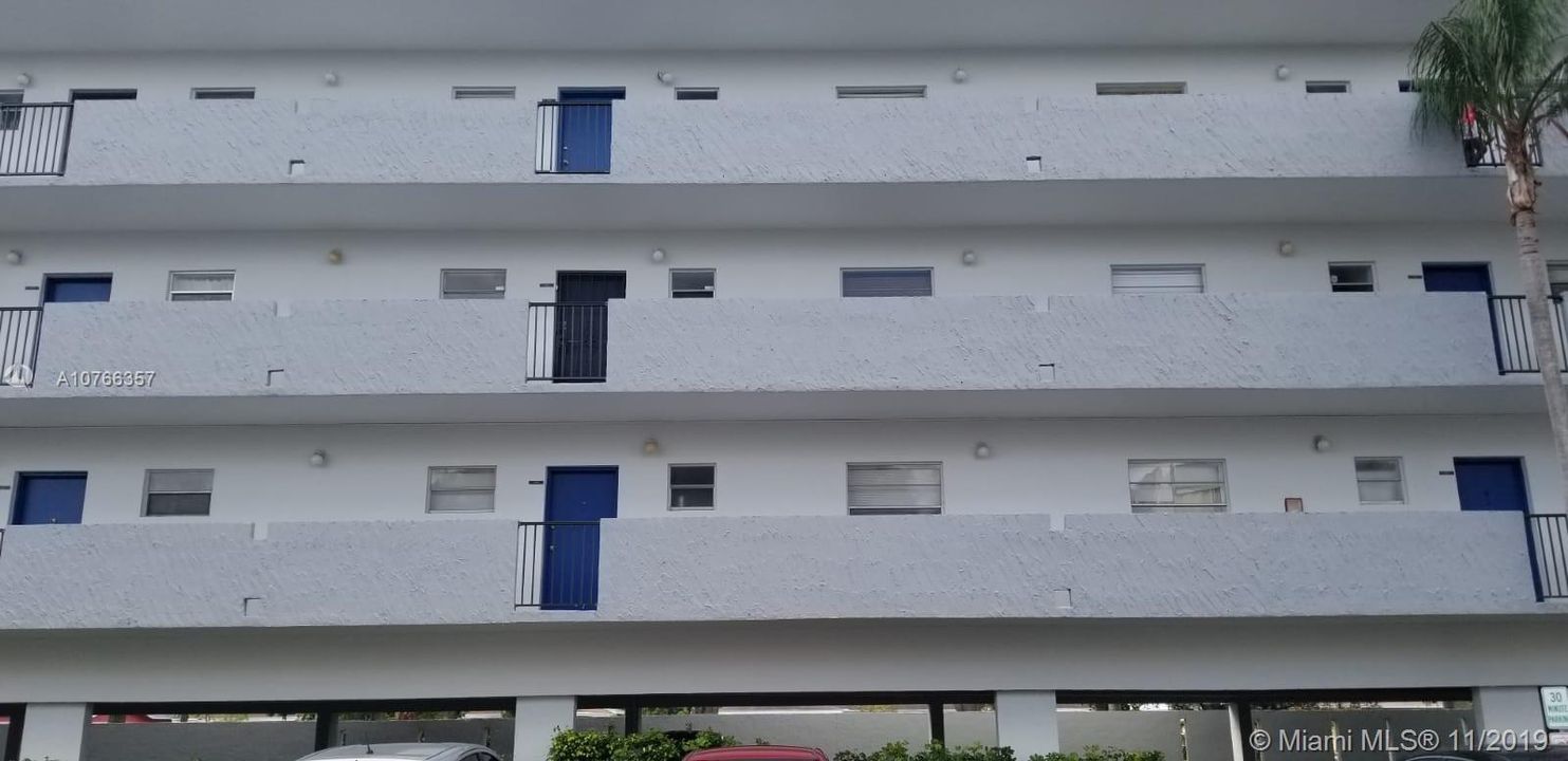 Vendido Recientemente: $69,900 (1 camas, 1 baños, 925 Pies cuadrados)