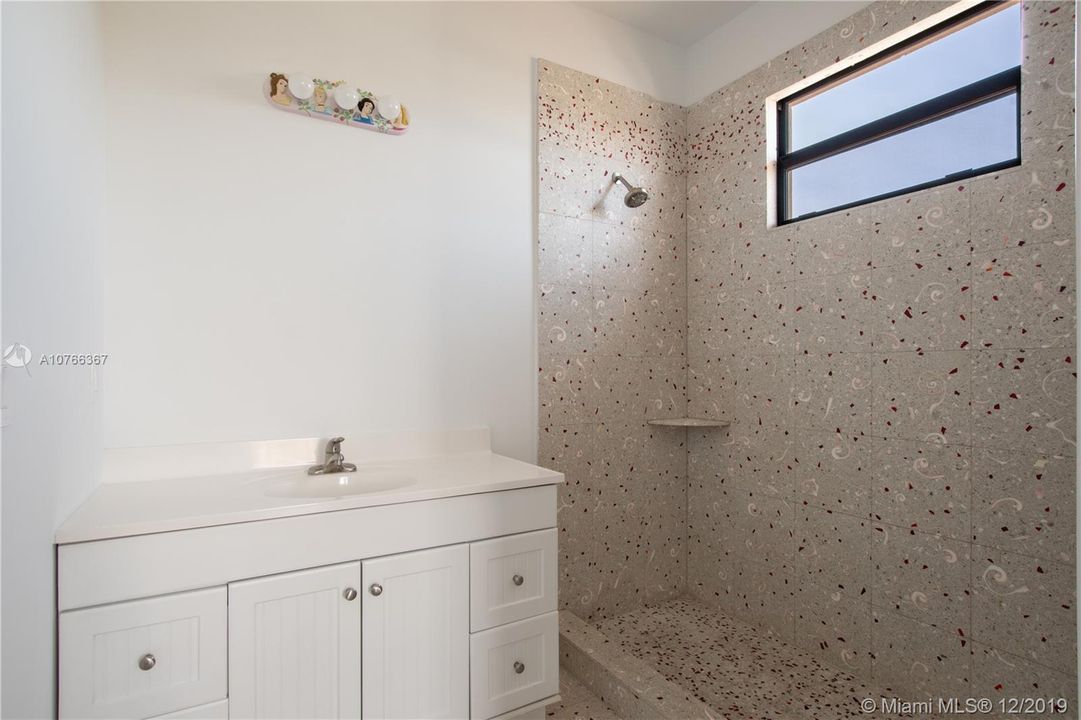 Vendido Recientemente: $1,699,000 (5 camas, 4 baños, 0 Pies cuadrados)