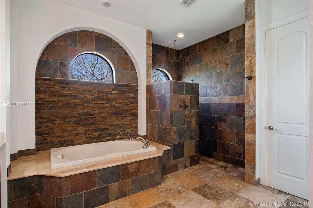 Vendido Recientemente: $1,699,000 (5 camas, 4 baños, 0 Pies cuadrados)