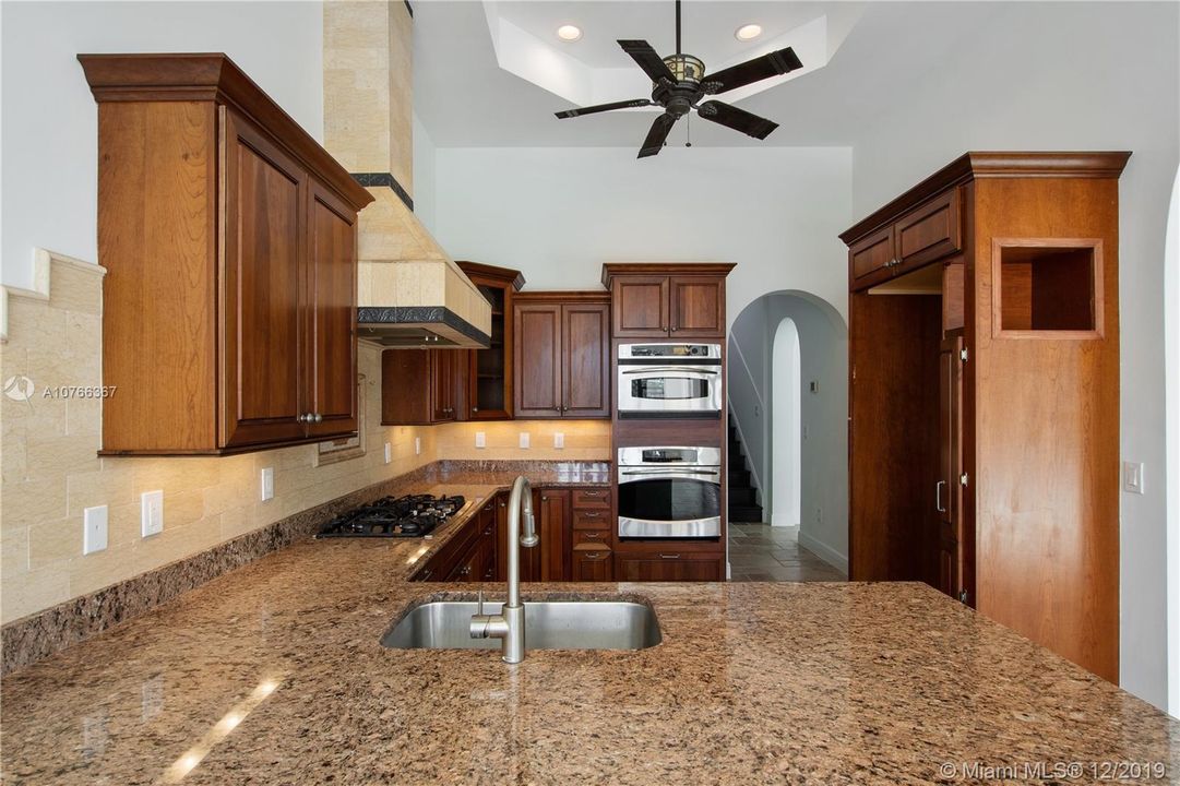 Vendido Recientemente: $1,699,000 (5 camas, 4 baños, 0 Pies cuadrados)