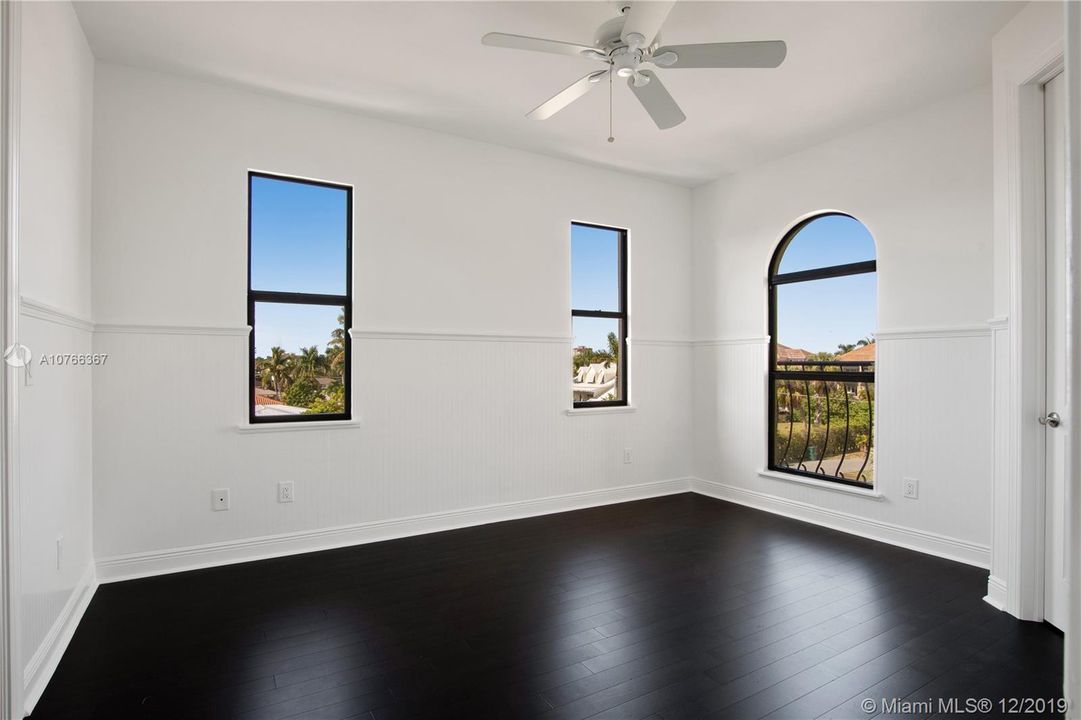 Vendido Recientemente: $1,699,000 (5 camas, 4 baños, 0 Pies cuadrados)