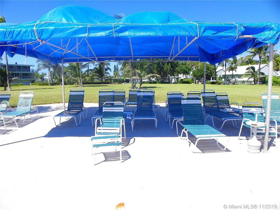 最近售出: $172,000 (2 贝兹, 2 浴室, 850 平方英尺)