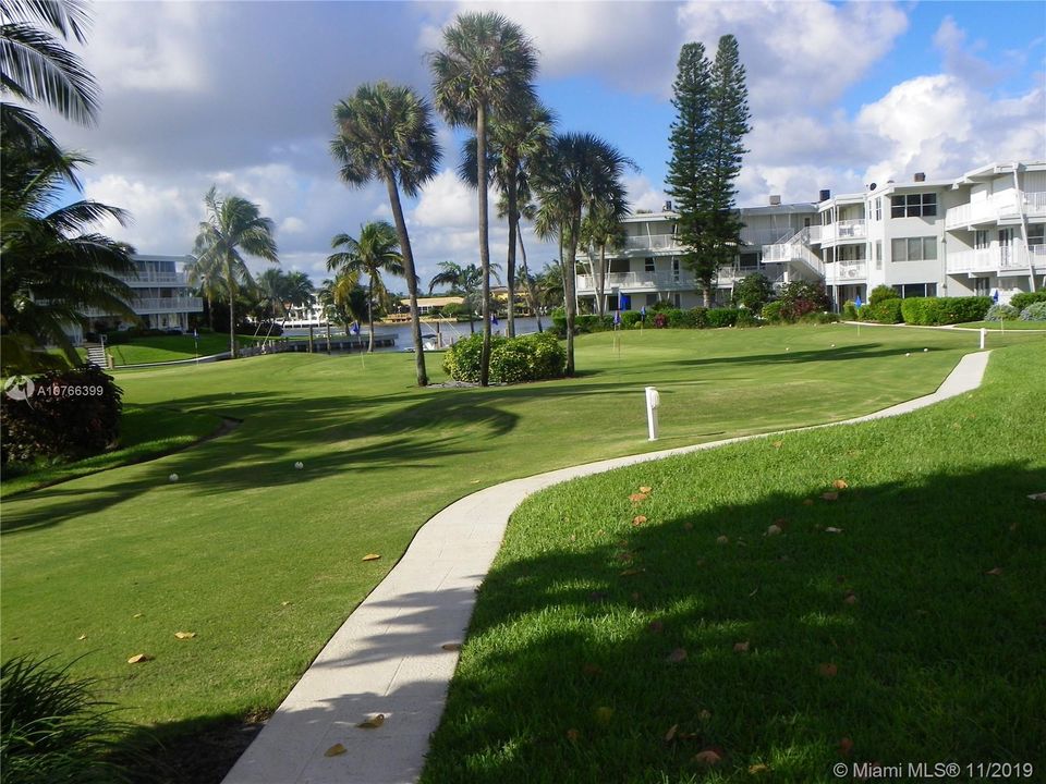 最近售出: $172,000 (2 贝兹, 2 浴室, 850 平方英尺)