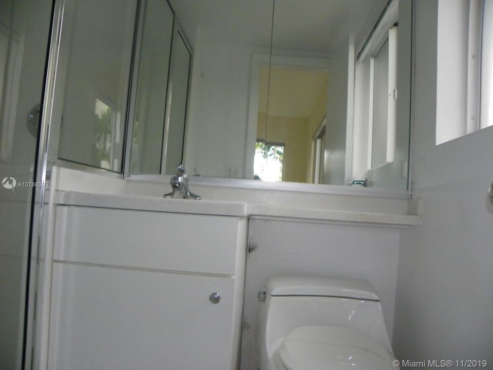 最近售出: $172,000 (2 贝兹, 2 浴室, 850 平方英尺)