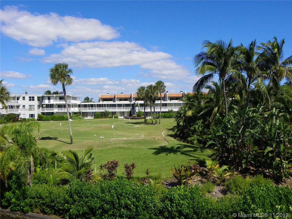 最近售出: $172,000 (2 贝兹, 2 浴室, 850 平方英尺)