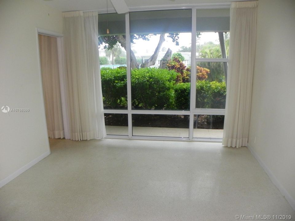 最近售出: $172,000 (2 贝兹, 2 浴室, 850 平方英尺)