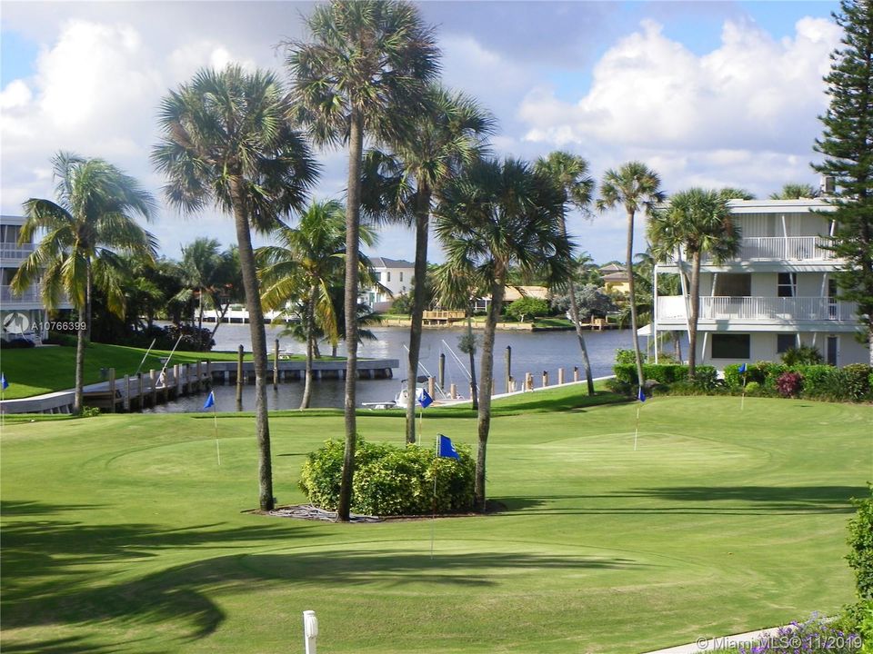 最近售出: $172,000 (2 贝兹, 2 浴室, 850 平方英尺)