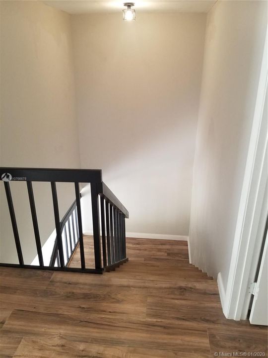 Recently Sold: $157,000 (2 beds, 1 baths, 1272 Square Feet)