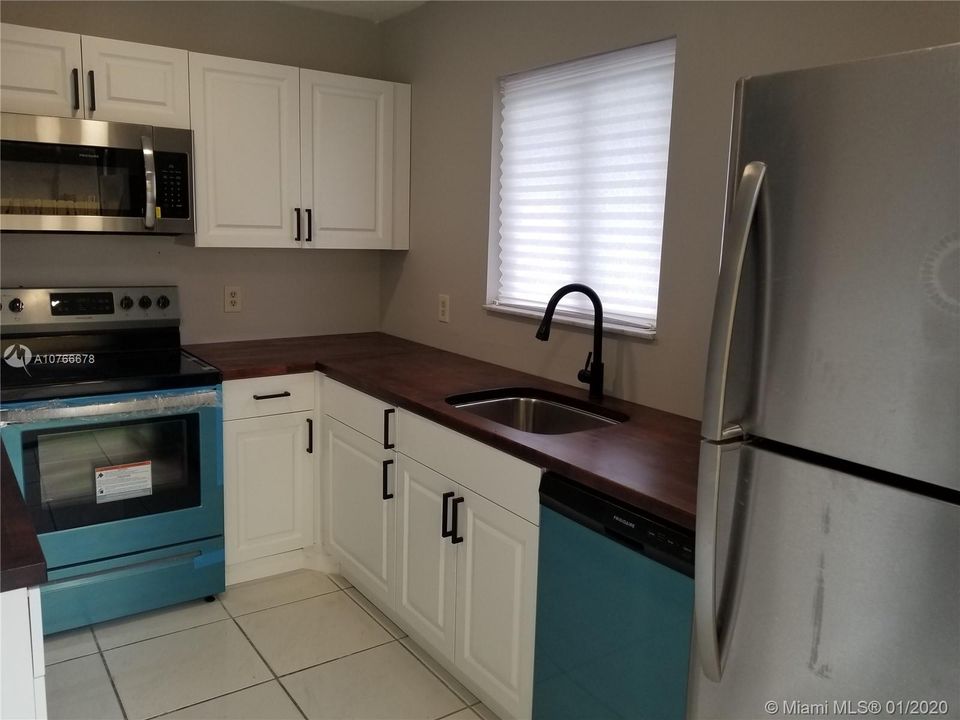 Recently Sold: $157,000 (2 beds, 1 baths, 1272 Square Feet)