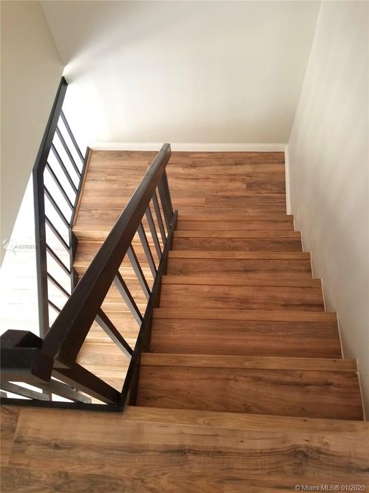 Recently Sold: $157,000 (2 beds, 1 baths, 1272 Square Feet)