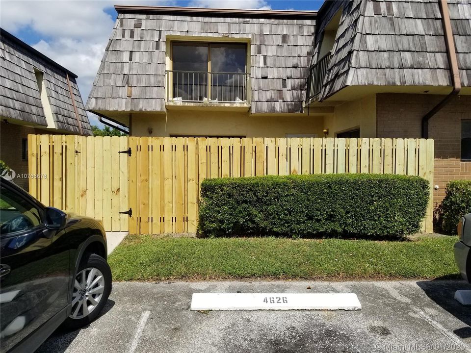 Recently Sold: $157,000 (2 beds, 1 baths, 1272 Square Feet)