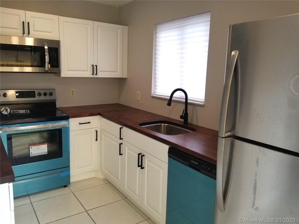 Recently Sold: $157,000 (2 beds, 1 baths, 1272 Square Feet)