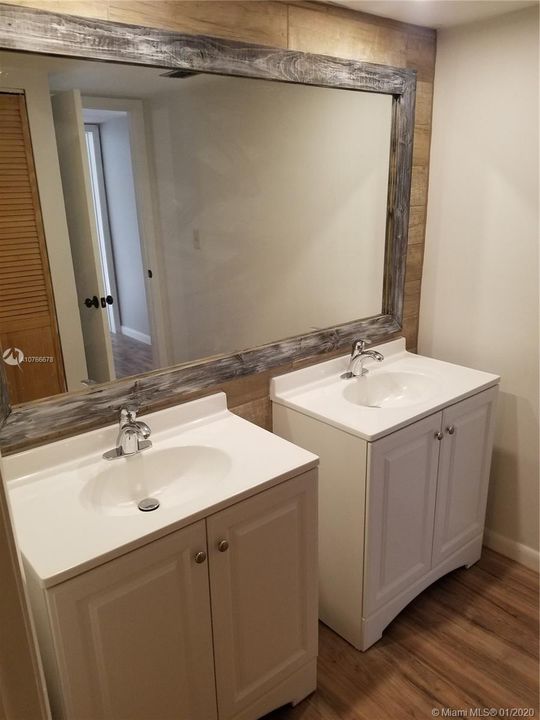 Recently Sold: $157,000 (2 beds, 1 baths, 1272 Square Feet)