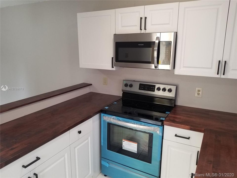 Recently Sold: $157,000 (2 beds, 1 baths, 1272 Square Feet)