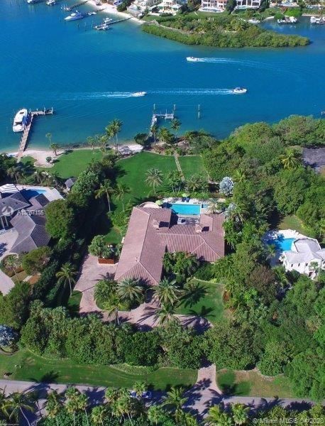 Recently Sold: $10,900,000 (5 beds, 6 baths, 9449 Square Feet)