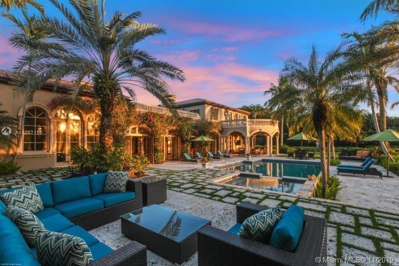 Recently Sold: $10,900,000 (5 beds, 6 baths, 9449 Square Feet)