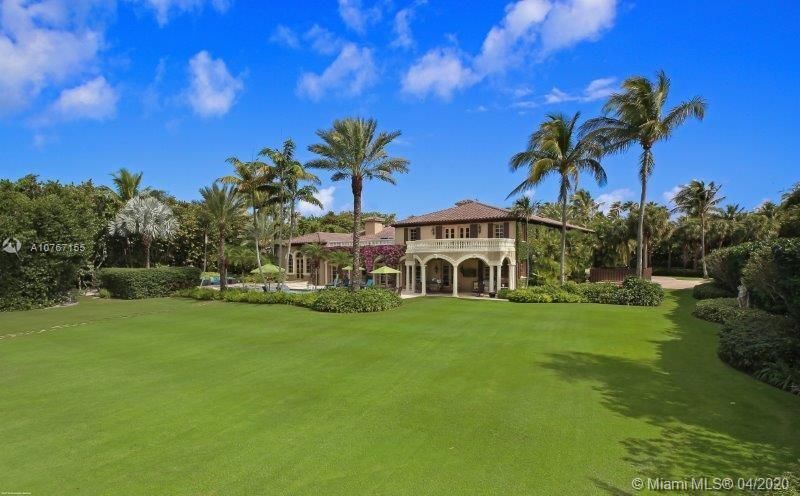 Recently Sold: $10,900,000 (5 beds, 6 baths, 9449 Square Feet)