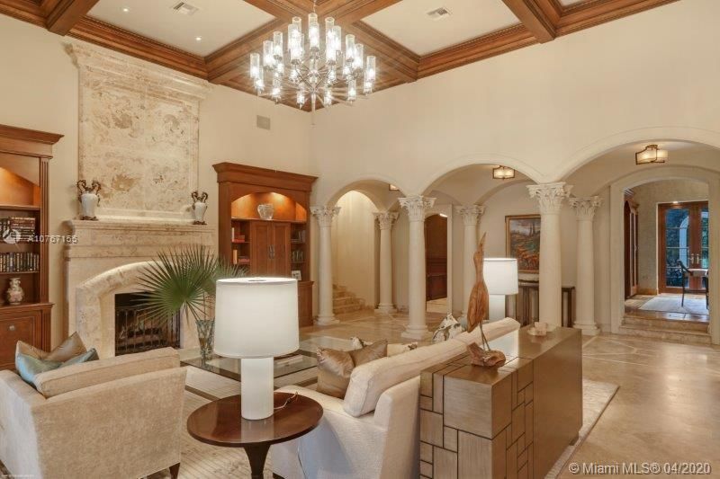 Recently Sold: $10,900,000 (5 beds, 6 baths, 9449 Square Feet)