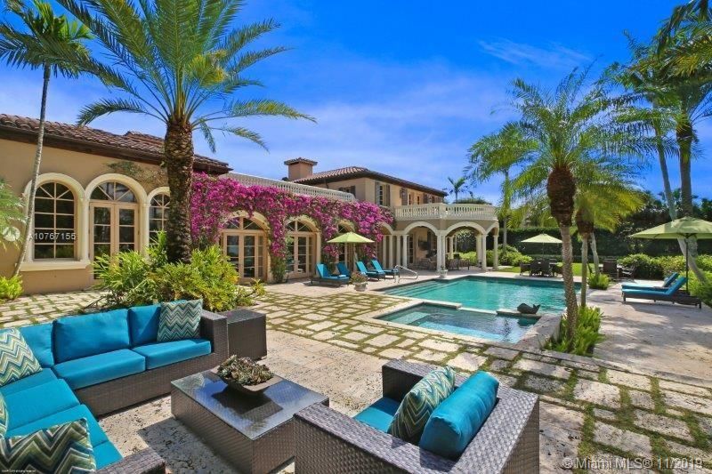 Recently Sold: $10,900,000 (5 beds, 6 baths, 9449 Square Feet)