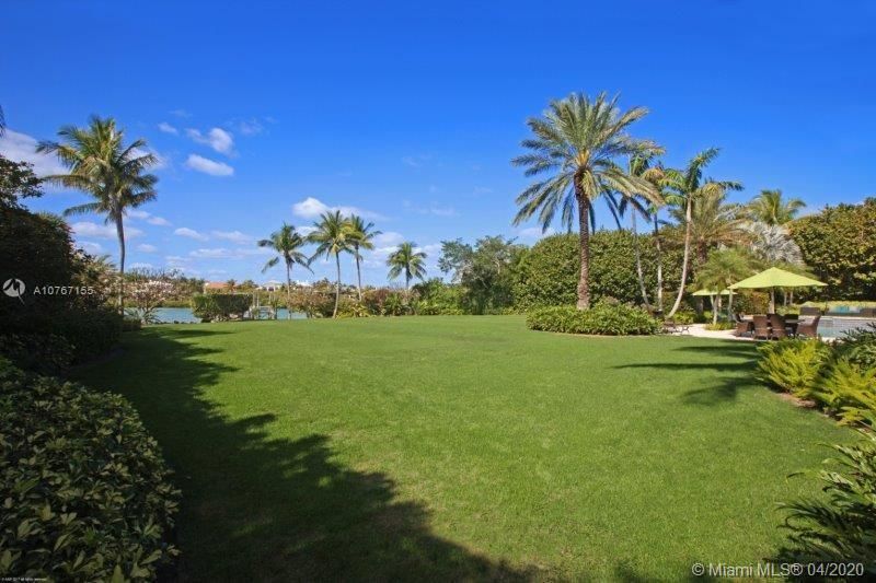 Recently Sold: $10,900,000 (5 beds, 6 baths, 9449 Square Feet)