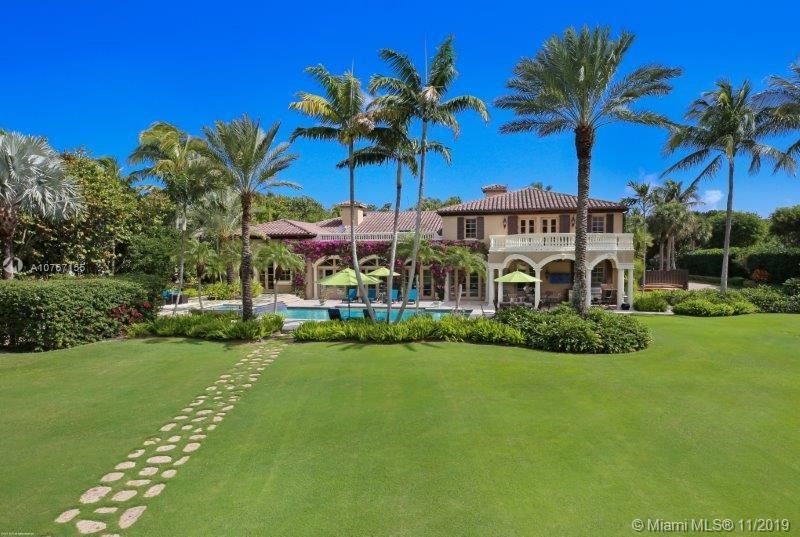 Recently Sold: $10,900,000 (5 beds, 6 baths, 9449 Square Feet)