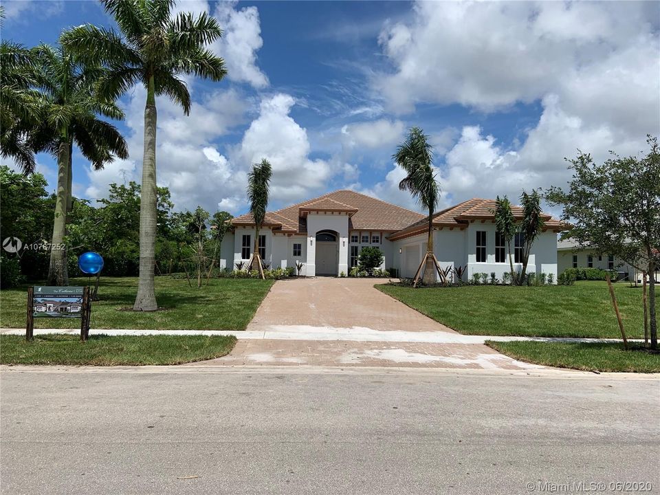 Recently Sold: $979,990 (4 beds, 4 baths, 4364 Square Feet)