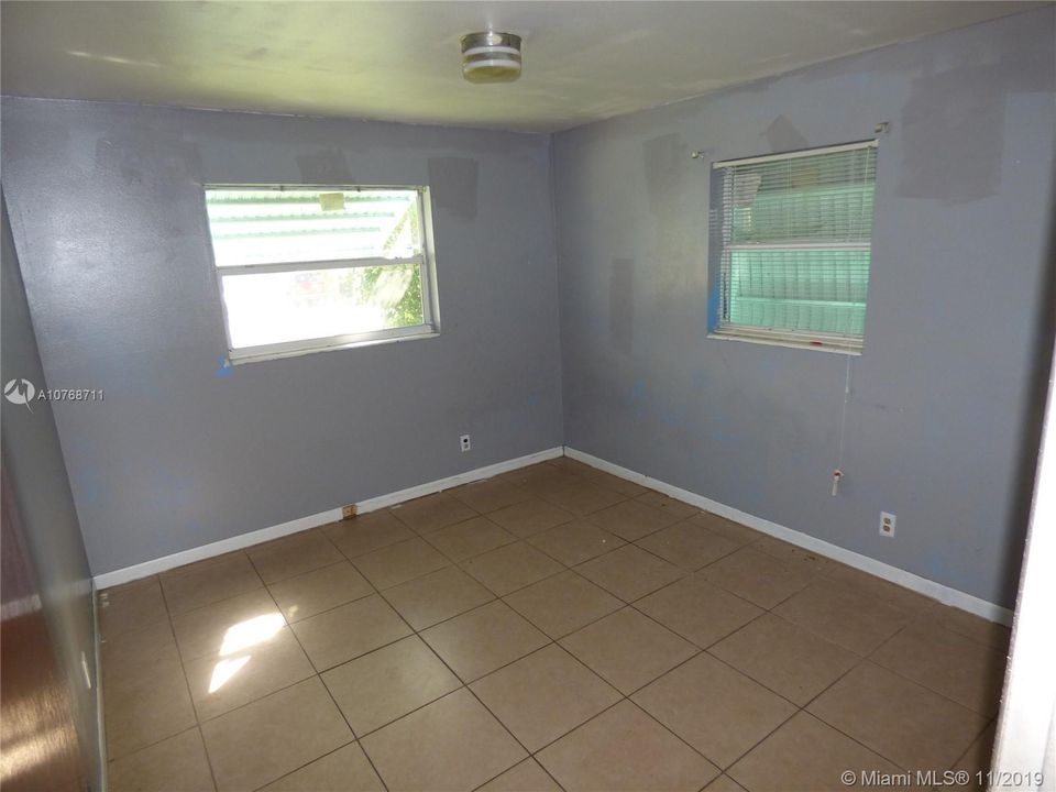 Recently Sold: $108,000 (2 beds, 1 baths, 1036 Square Feet)