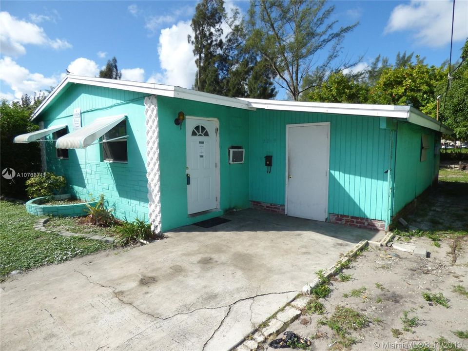 Recently Sold: $108,000 (2 beds, 1 baths, 1036 Square Feet)