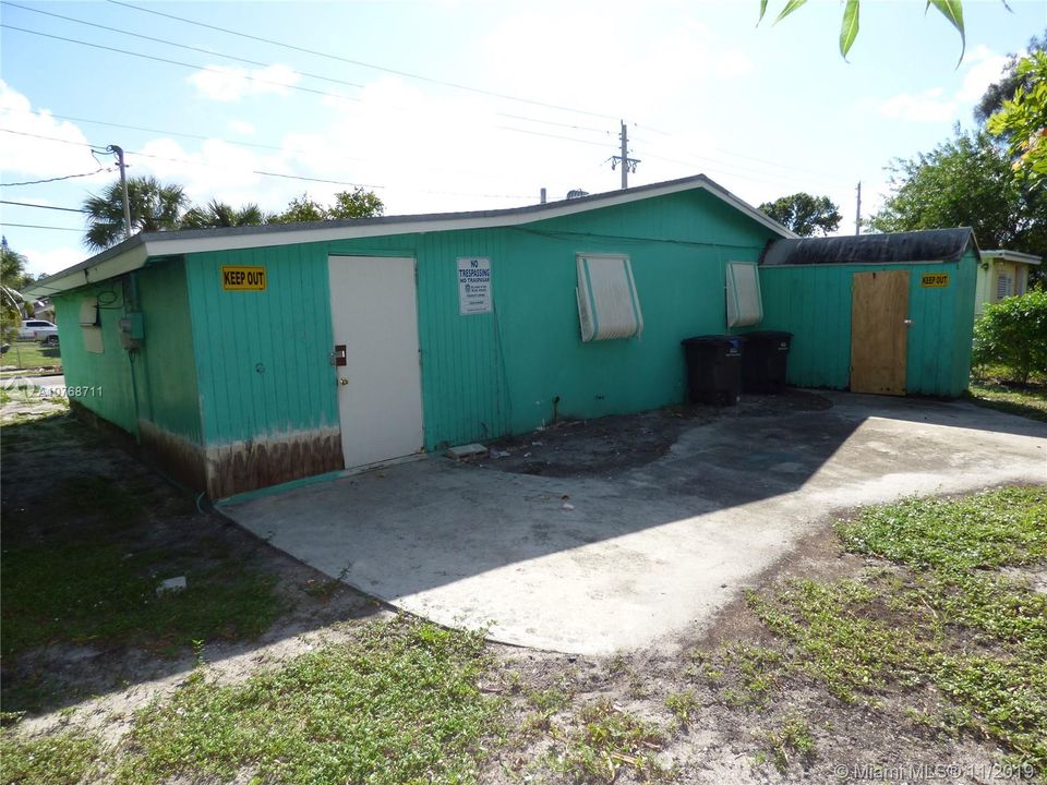 Recently Sold: $108,000 (2 beds, 1 baths, 1036 Square Feet)