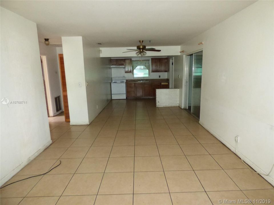 Recently Sold: $108,000 (2 beds, 1 baths, 1036 Square Feet)