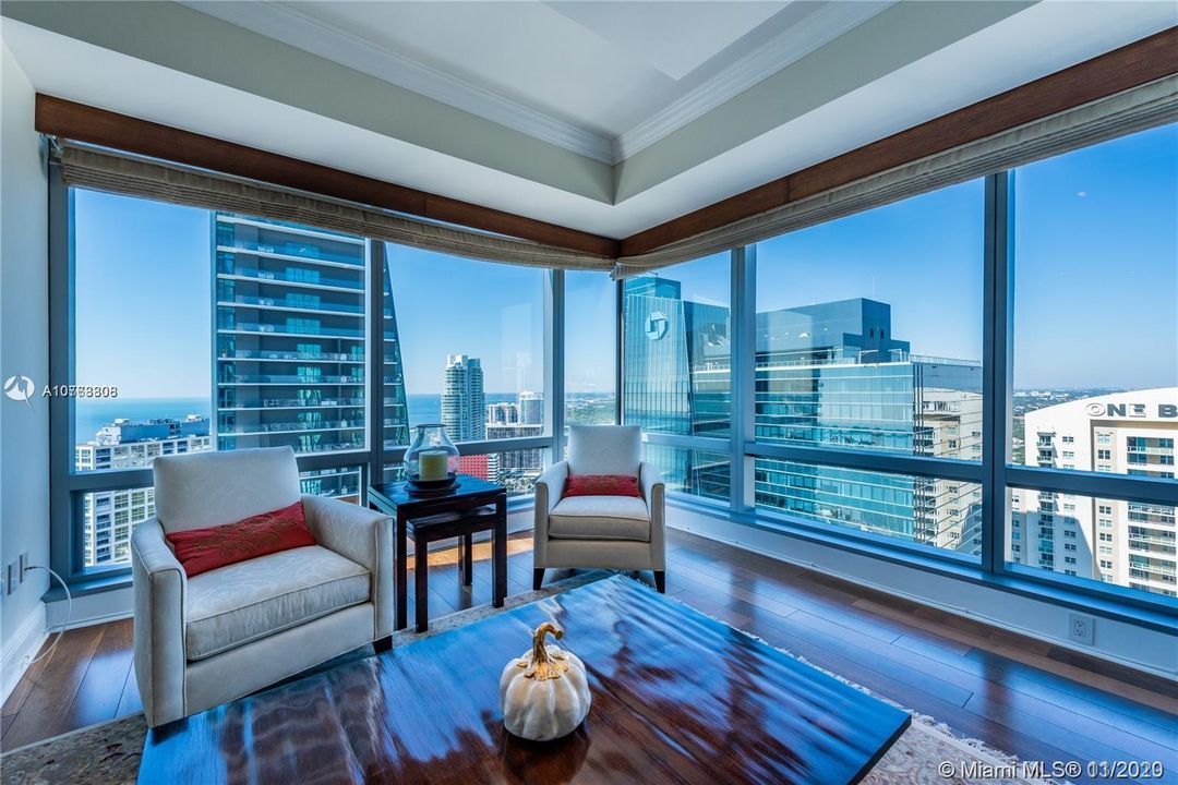 Recently Sold: $1,325,000 (2 beds, 2 baths, 2144 Square Feet)