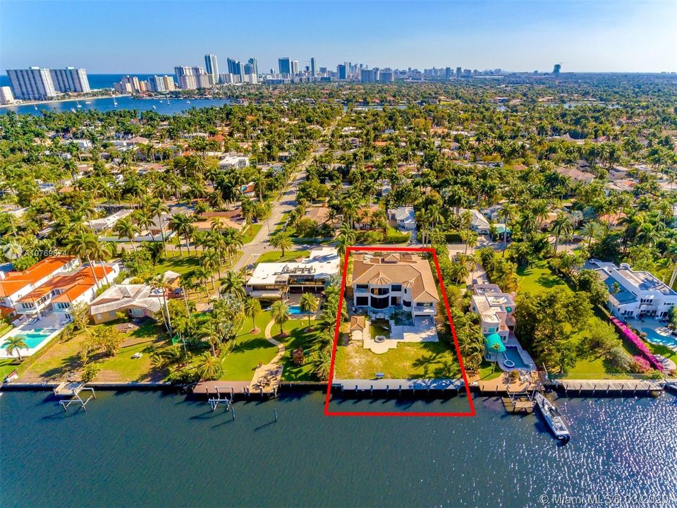 Vendido Recientemente: $5,398,000 (6 camas, 7 baños, 0 Pies cuadrados)