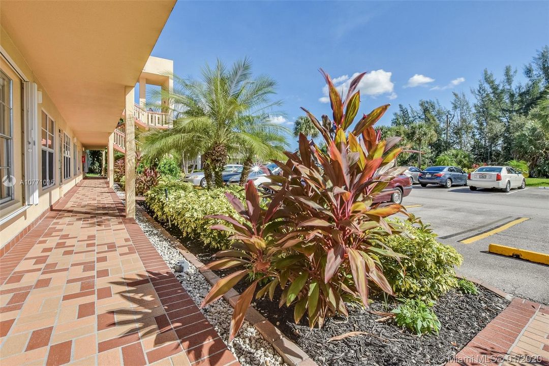 Recently Sold: $59,000 (1 beds, 1 baths, 862 Square Feet)
