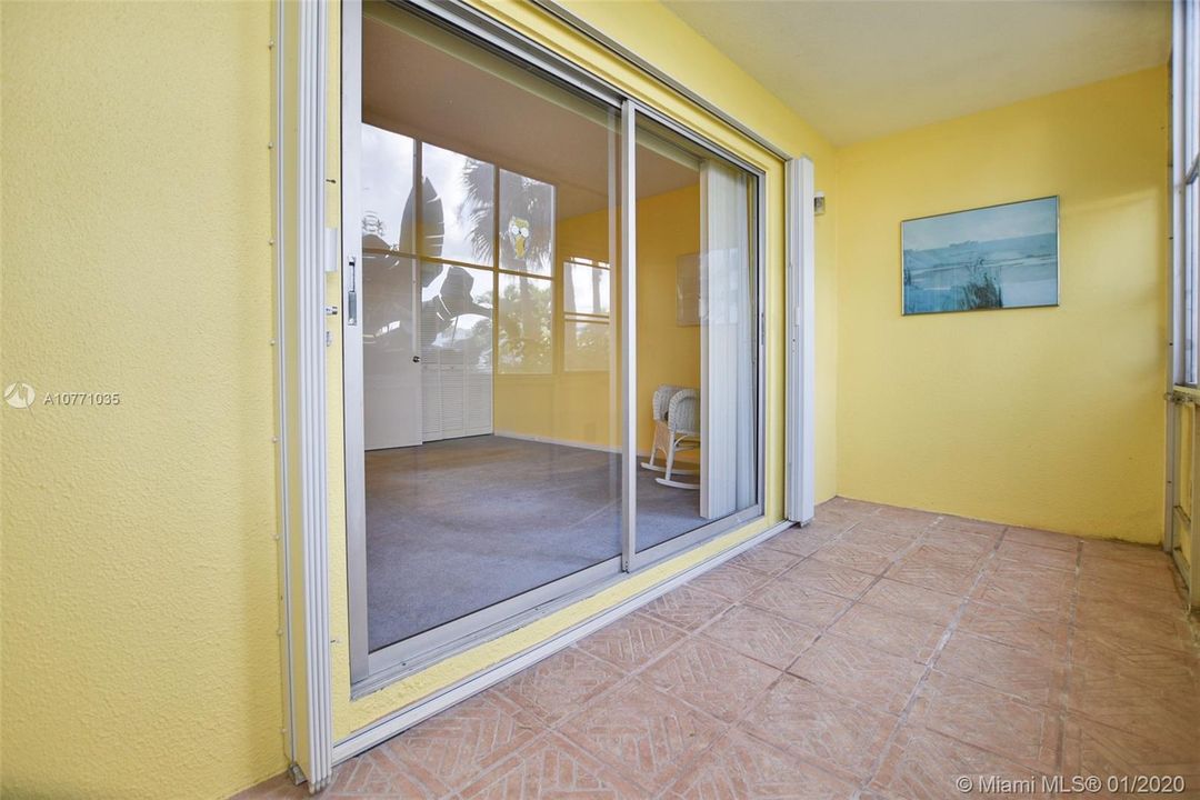 Recently Sold: $59,000 (1 beds, 1 baths, 862 Square Feet)