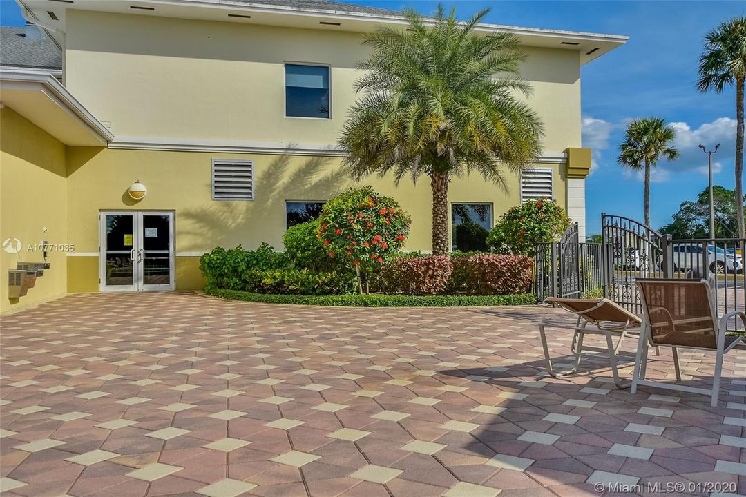 Recently Sold: $59,000 (1 beds, 1 baths, 862 Square Feet)