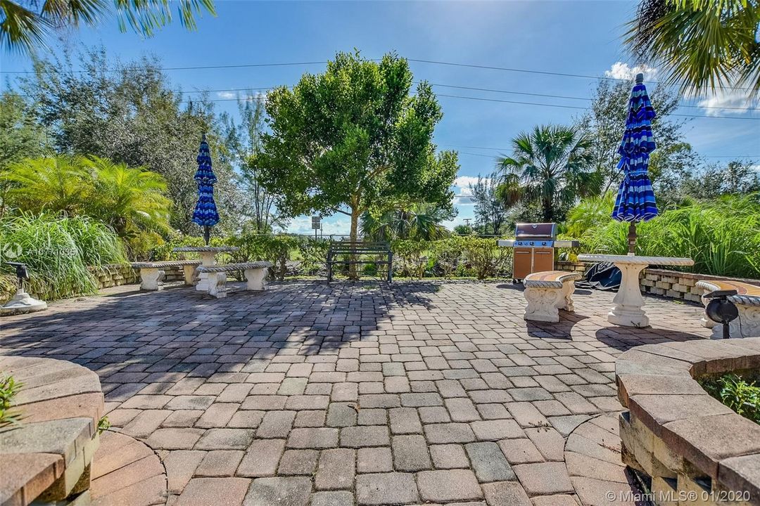 Recently Sold: $59,000 (1 beds, 1 baths, 862 Square Feet)